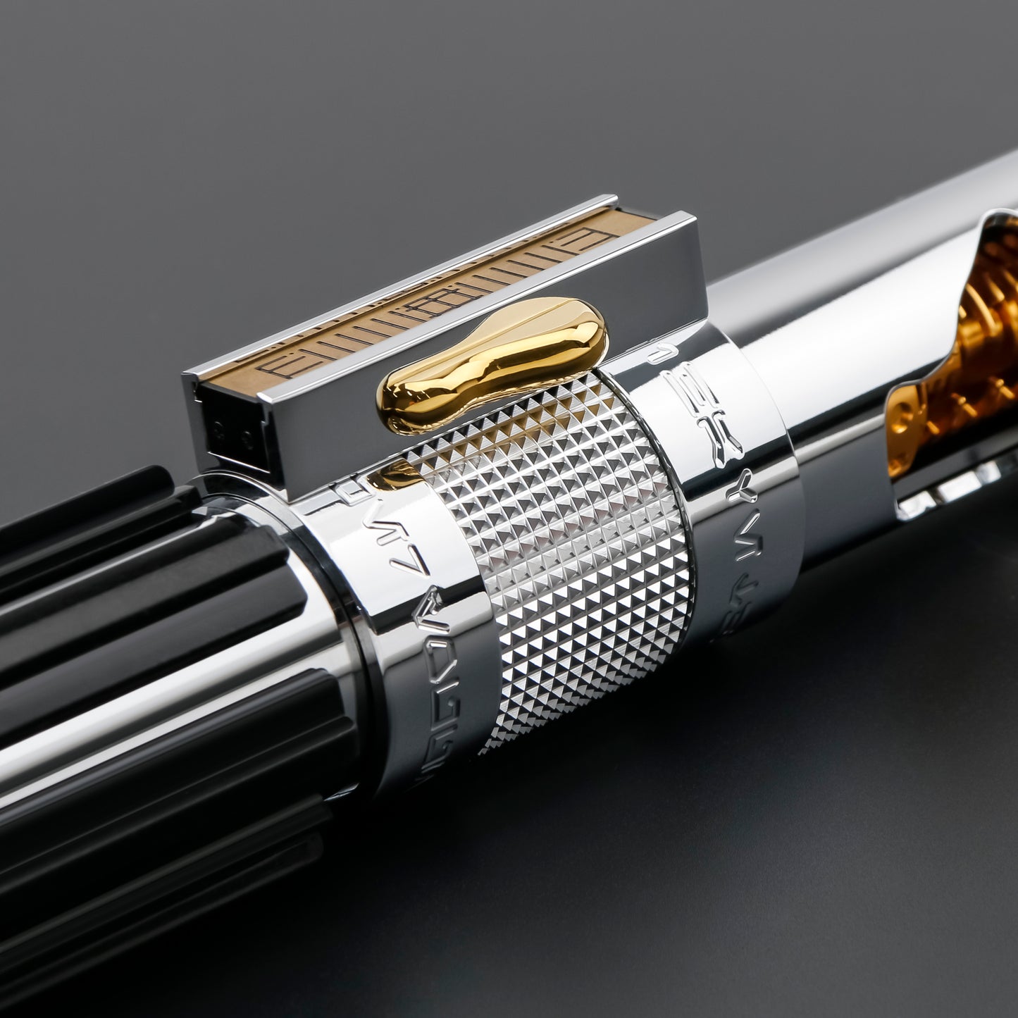 Graflex Anakin (Exposed Crystal) - Combat Saber