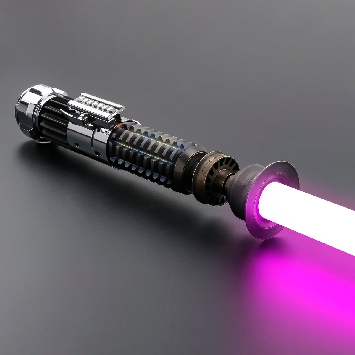 Obi Wan Kenobi (Crystal Chamber) Combat Neopixel Lightsaber