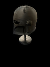 Lade das Bild in den Galerie-Viewer, The Armorer Helmet
